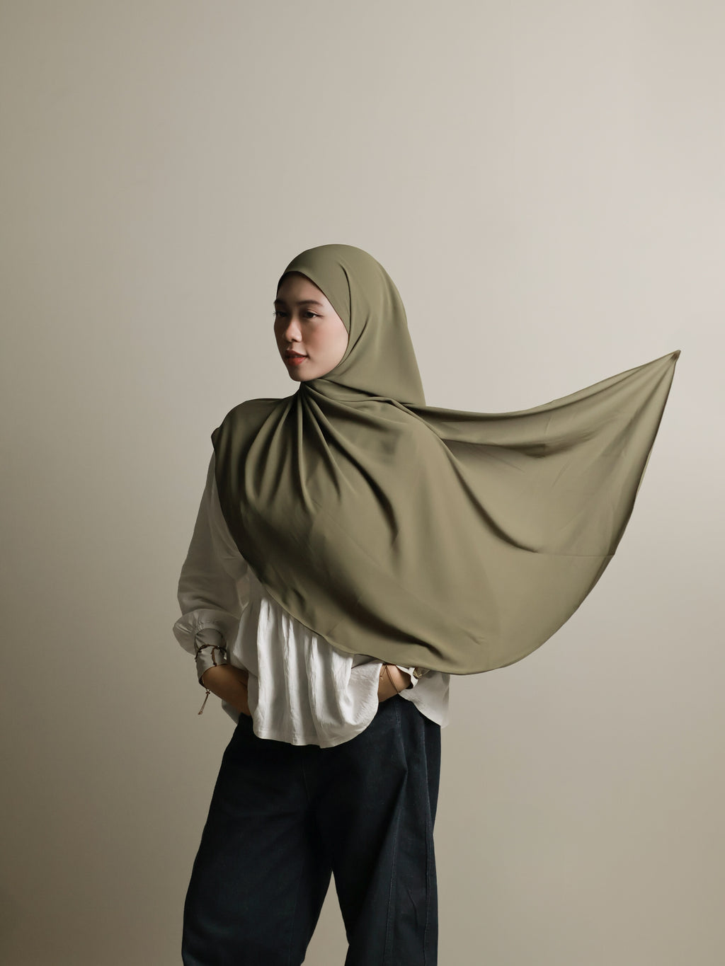 Signature Curved Pearl Chiffon Shawl (launching 01/10 hehe)